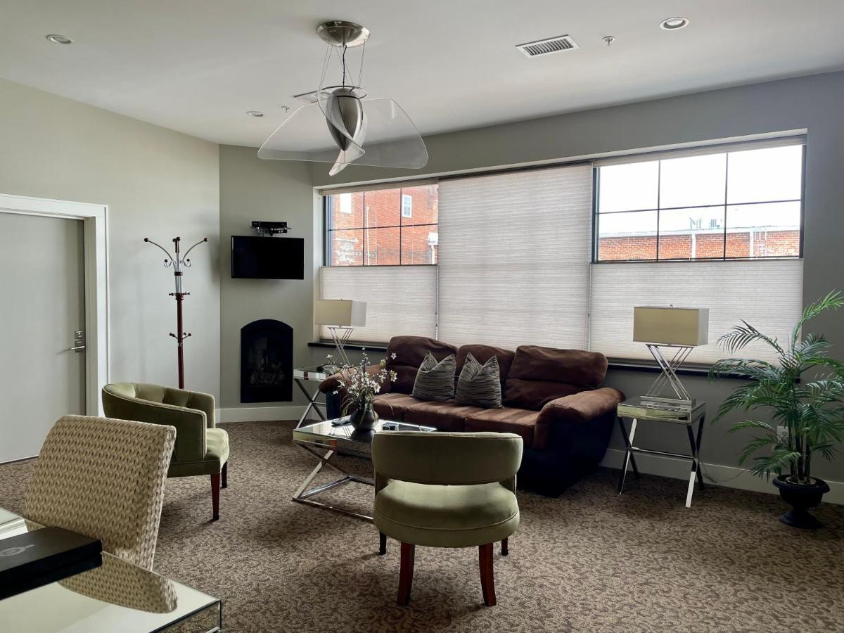 Culpeper Center Suites Bagian luar foto