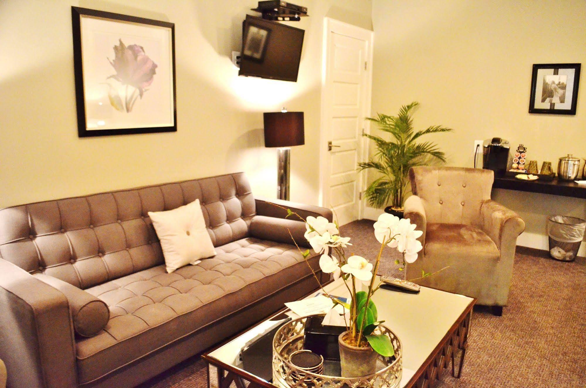 Culpeper Center Suites Bagian luar foto