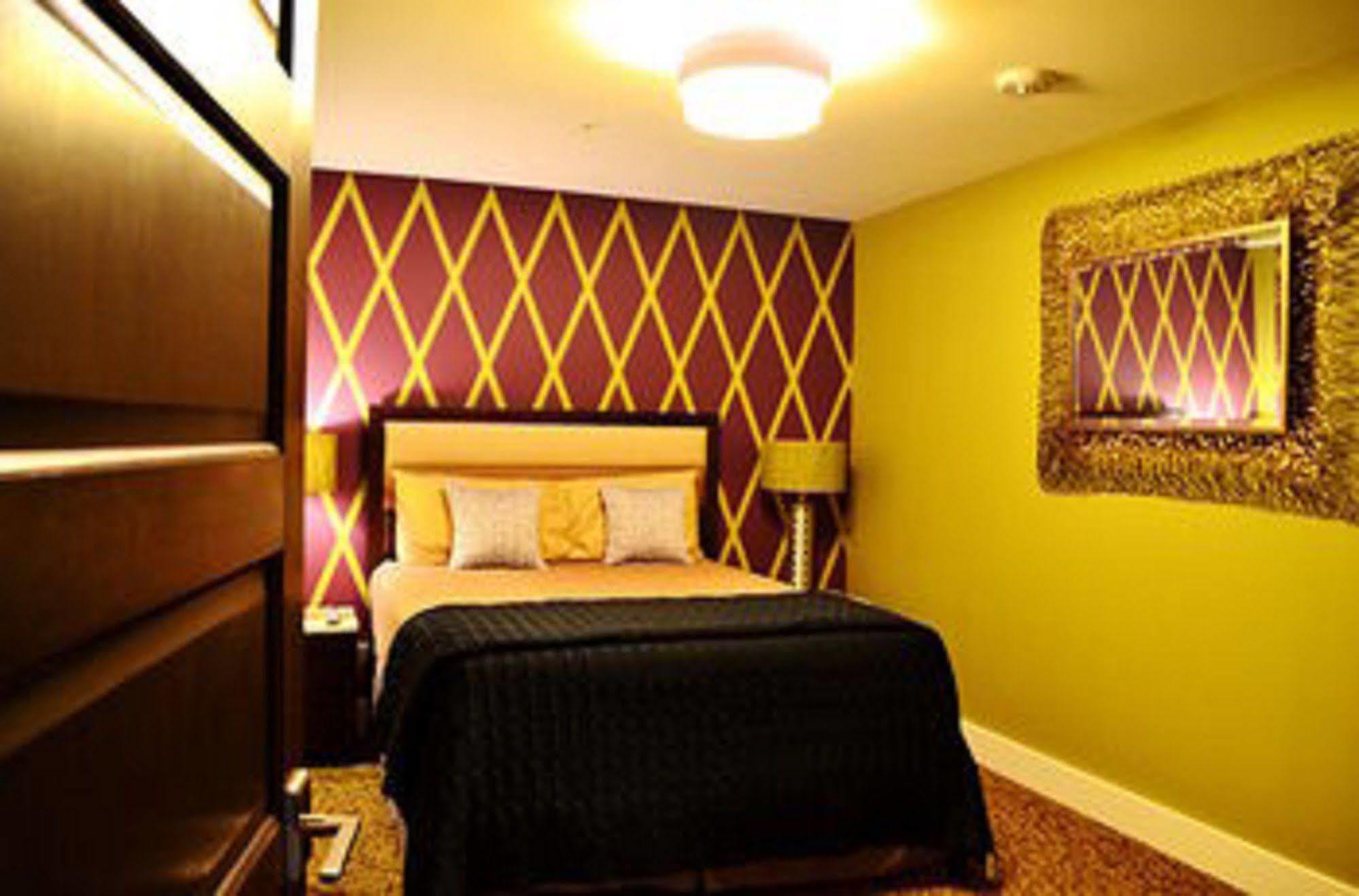 Culpeper Center Suites Bagian luar foto